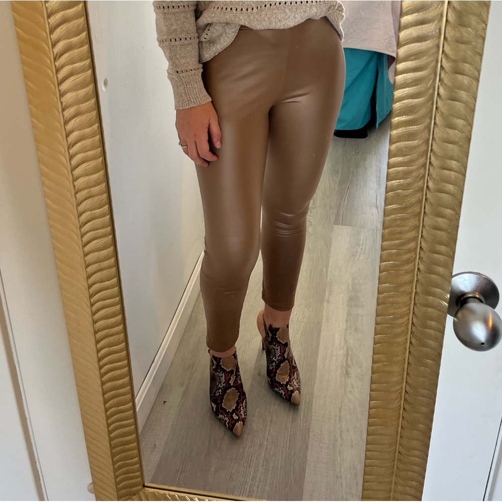 🇮🇹 Vegan Leather tan leggings pants size M made in Italy